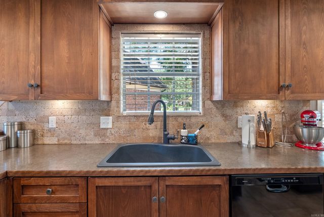 11 Red Oak Drive, Conway, AR 72034