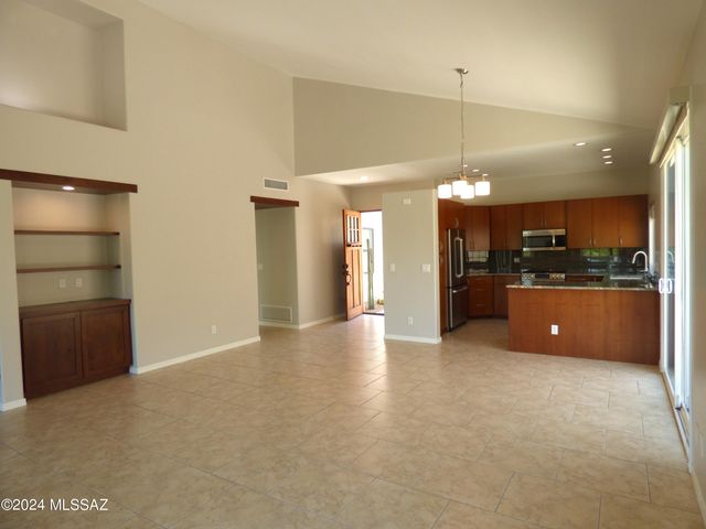 5900 N Misty Ridge Drive, Tucson, AZ 85718