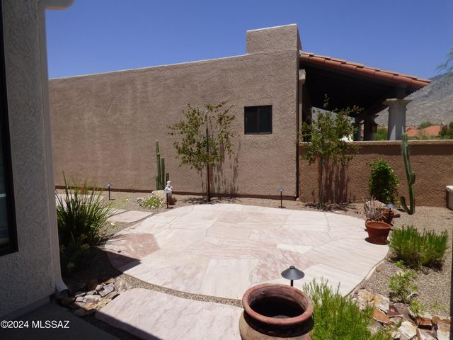 5900 N Misty Ridge Drive, Tucson, AZ 85718