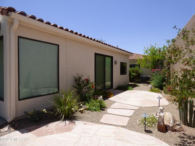 5900 N Misty Ridge Drive, Tucson, AZ 85718