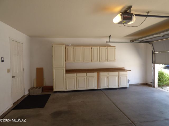 5900 N Misty Ridge Drive, Tucson, AZ 85718