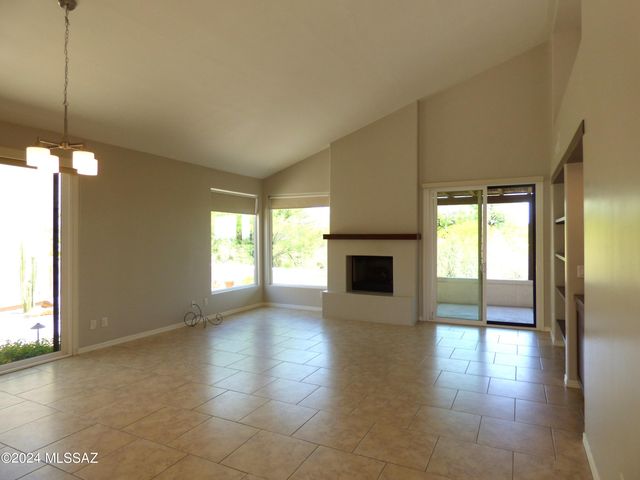 5900 N Misty Ridge Drive, Tucson, AZ 85718