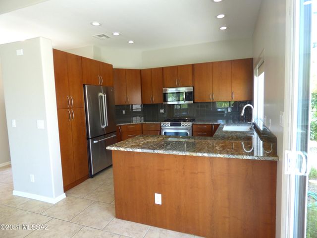 5900 N Misty Ridge Drive, Tucson, AZ 85718