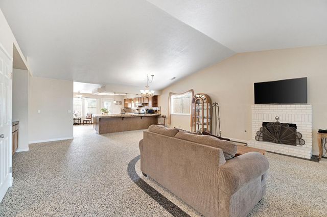 73 Devon, Lemoore, CA 93245