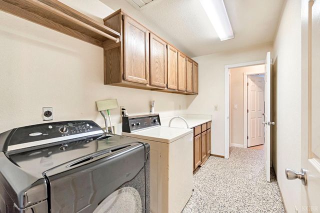 73 Devon, Lemoore, CA 93245