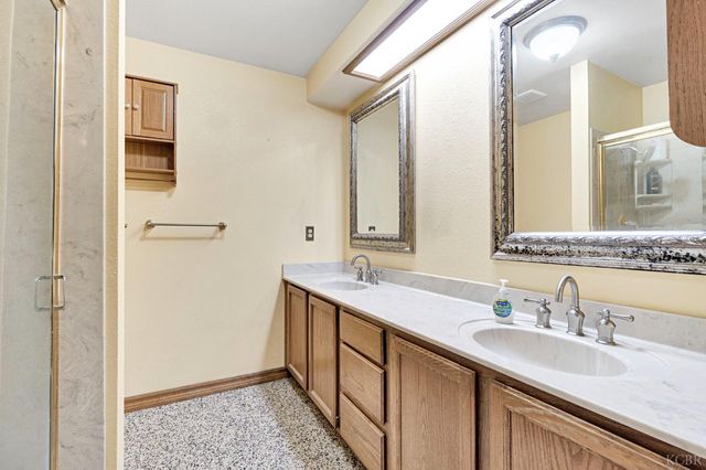 73 Devon, Lemoore, CA 93245