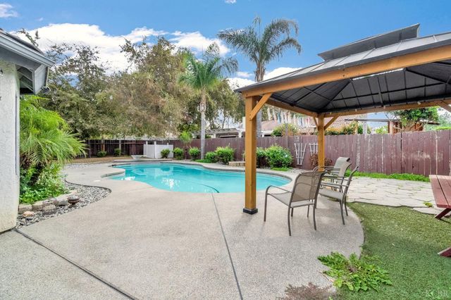 73 Devon, Lemoore, CA 93245