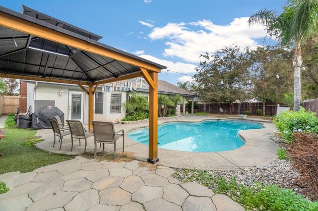 73 Devon, Lemoore, CA 93245