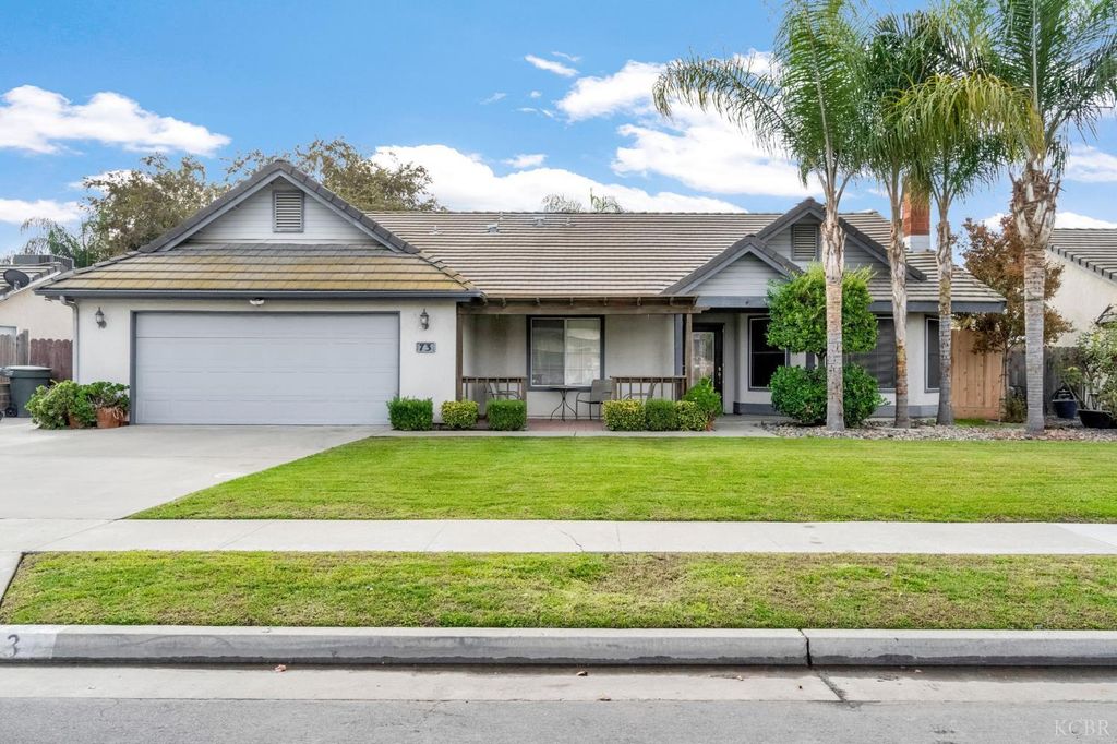 73 Devon, Lemoore, CA 93245