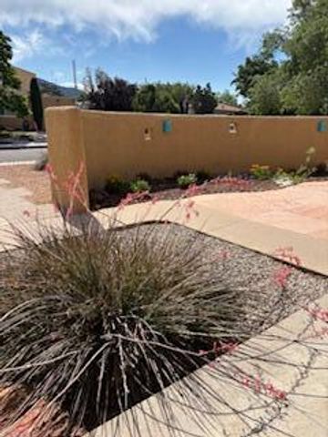 3425 Piermont Drive NE, Albuquerque, NM 87111