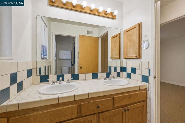 8672 8674 Beverly Ln, Dublin, CA 94568