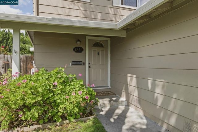 8672 8674 Beverly Ln, Dublin, CA 94568