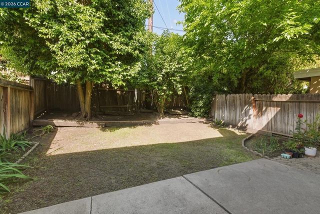 8672 8674 Beverly Ln, Dublin, CA 94568