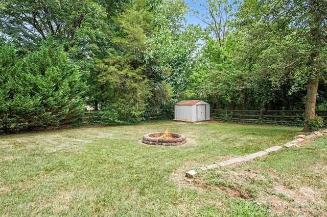 111 Cove Avenue, Mount Holly, NC 28120
