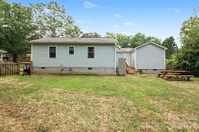 111 Cove Avenue, Mount Holly, NC 28120