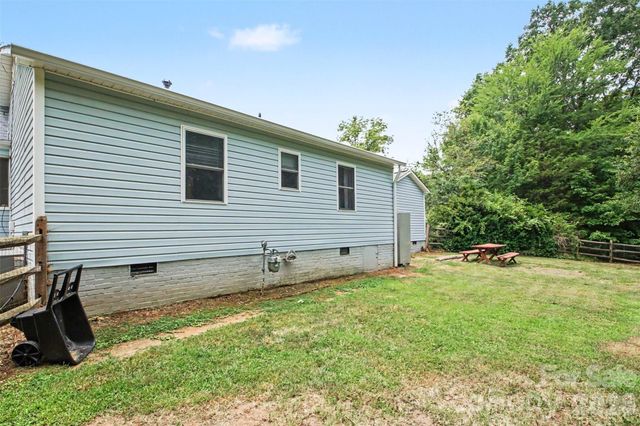 111 Cove Avenue, Mount Holly, NC 28120