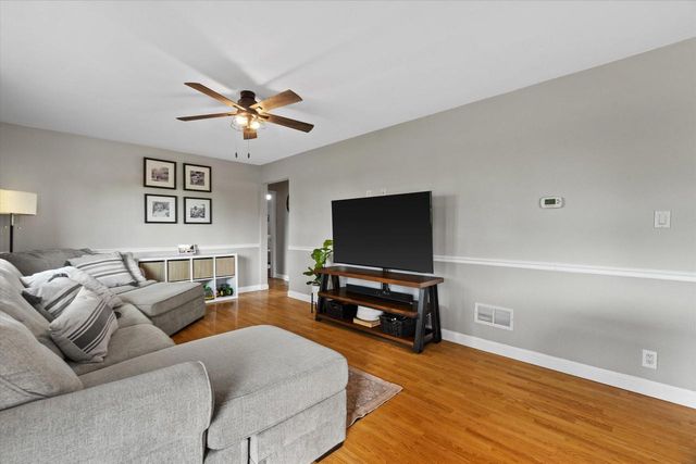 991 88th AVENUE, Kenosha, WI 53144