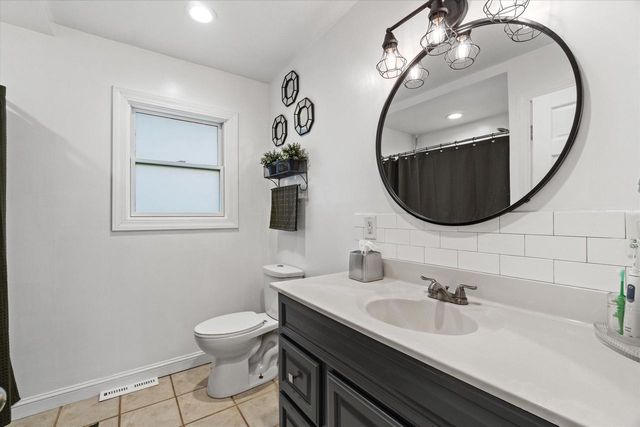 991 88th AVENUE, Kenosha, WI 53144