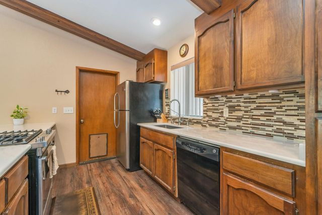 5933 Pennyroyal Dr, Pollock Pines, CA 95726
