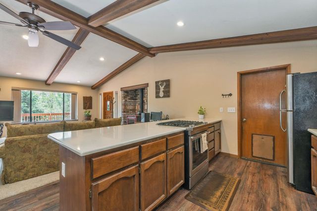5933 Pennyroyal Dr, Pollock Pines, CA 95726