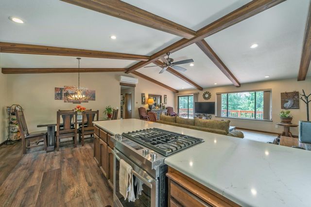 5933 Pennyroyal Dr, Pollock Pines, CA 95726