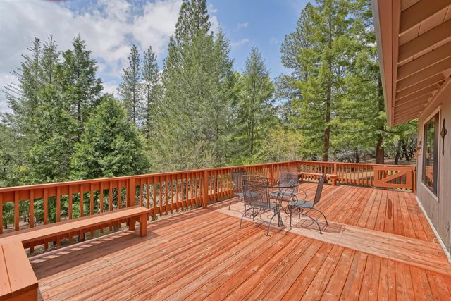 5933 Pennyroyal Dr, Pollock Pines, CA 95726