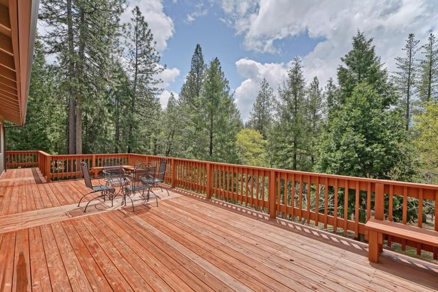 5933 Pennyroyal Dr, Pollock Pines, CA 95726