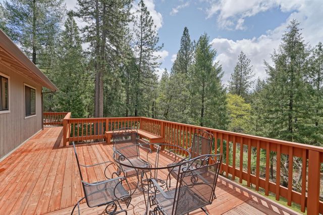 5933 Pennyroyal Dr, Pollock Pines, CA 95726