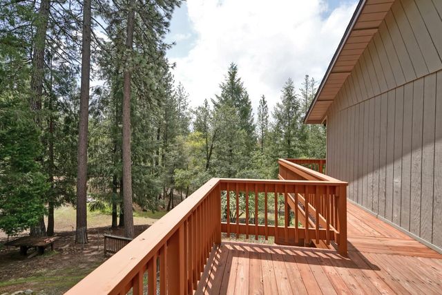 5933 Pennyroyal Dr, Pollock Pines, CA 95726