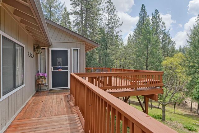 5933 Pennyroyal Dr, Pollock Pines, CA 95726