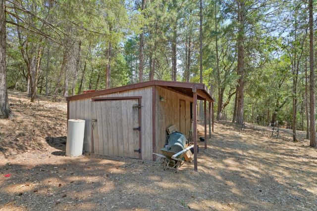 5933 Pennyroyal Dr, Pollock Pines, CA 95726