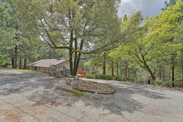 5933 Pennyroyal Dr, Pollock Pines, CA 95726