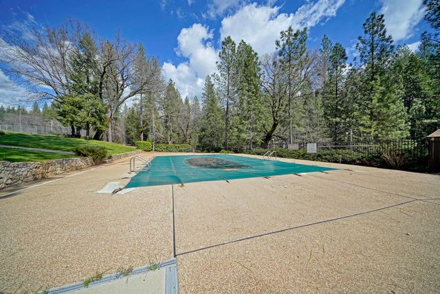 5933 Pennyroyal Dr, Pollock Pines, CA 95726
