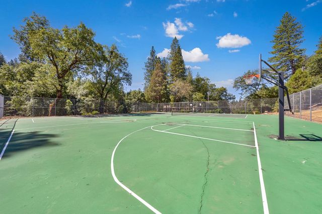 5933 Pennyroyal Dr, Pollock Pines, CA 95726