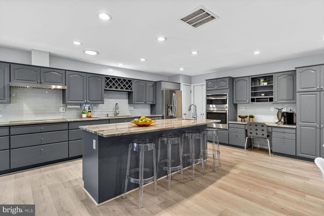6409 OLD DOMINION DR, Mclean, VA 22101