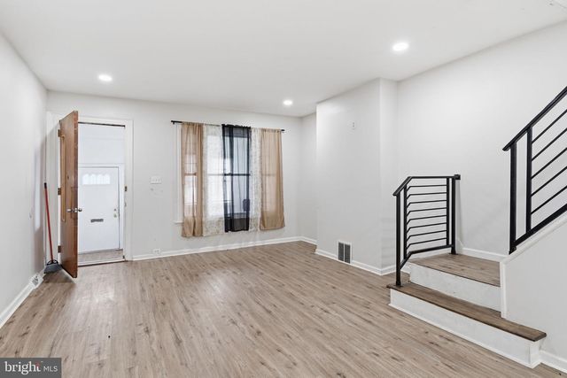5754 CEDAR AVE, Philadelphia, PA 19143