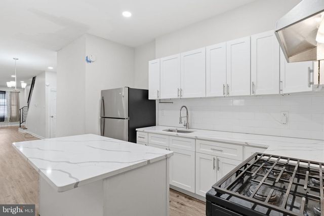 5754 CEDAR AVE, Philadelphia, PA 19143