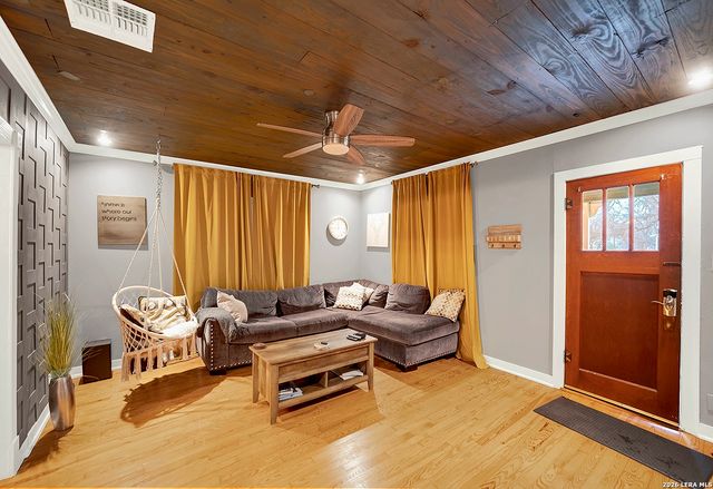 197 N Sycamore, New Braunfels, TX 78130