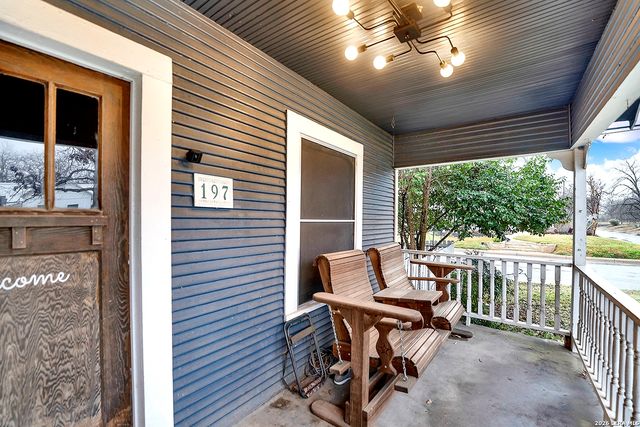 197 N Sycamore, New Braunfels, TX 78130