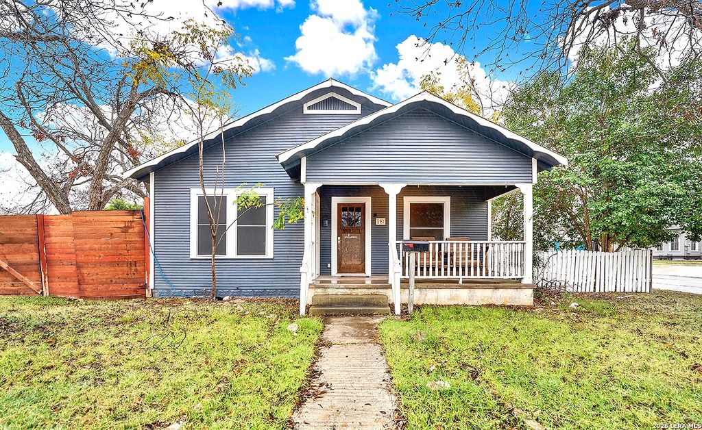 197 N Sycamore, New Braunfels, TX 78130