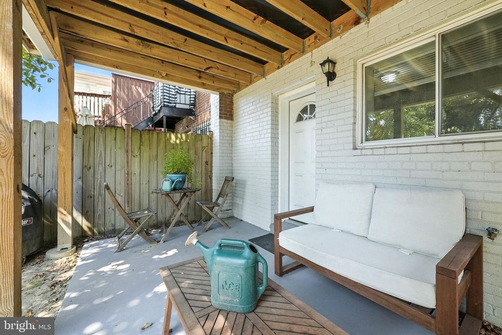 835 OGLETHORPE ST NE, Washington, DC 20011