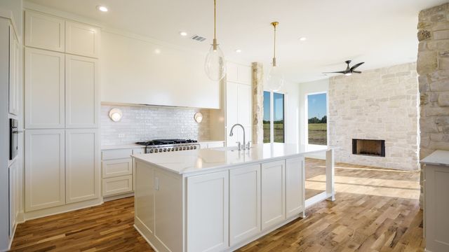 6250 Mcchesney Drive, Midlothian, TX 76065