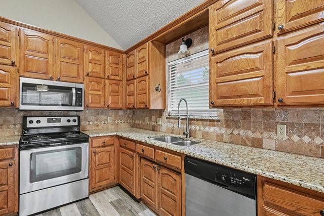 110 Mill Creek Lane, Weatherford, TX 76087