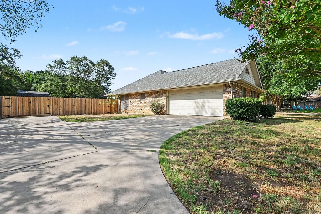 110 Mill Creek Lane, Weatherford, TX 76087 — photo 3