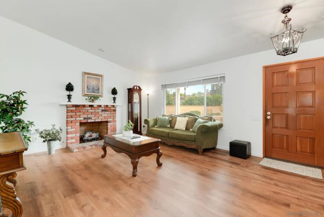 1568 Larkhaven Dr, Chula Vista, CA 91911