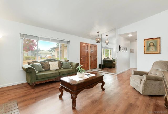 1568 Larkhaven Dr, Chula Vista, CA 91911