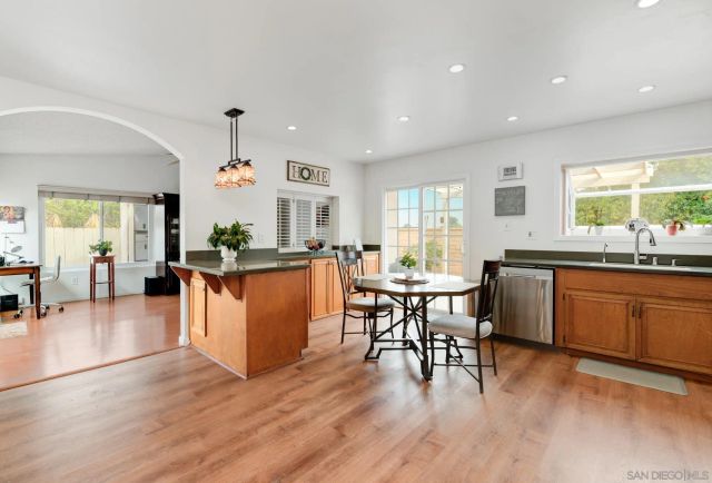 1568 Larkhaven Dr, Chula Vista, CA 91911