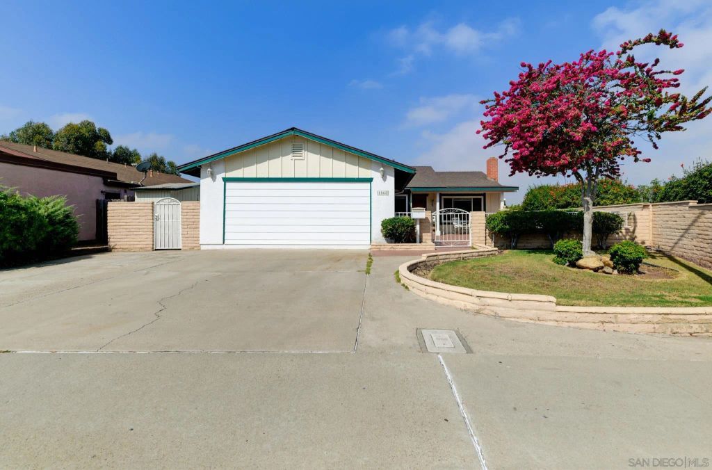 1568 Larkhaven Dr, Chula Vista, CA 91911