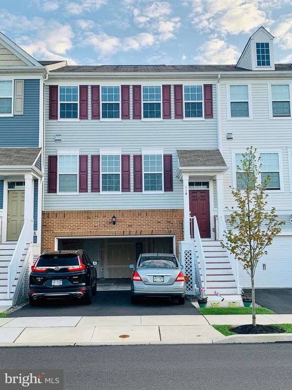 114 ADMIRAL LN, Warrington, PA 18976