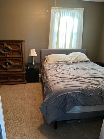 270 Woodlawn Avenue, Chesterton, IN 46304
